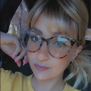 Meet your Posher, Sabrina